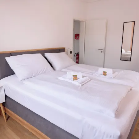 Design apartment with king-size beds & balcony
