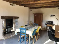 Beaune Nuits: well-kept house, garden, wood stove, great peace and quiet Hotels in Argilly