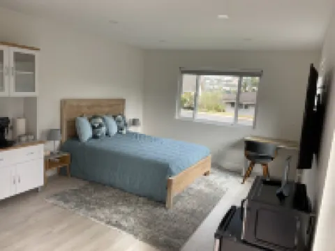 New, modern quiet private studio