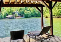 Jump Platform & Rope Swing, Dock. Kayak. Screened Porch. Firepit. Family Fun!
