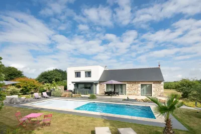Villa Avec Piscine aux Portes de Brest Hotel di 