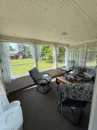 Lakeside Getaway – Spacious 3BR/2BA Cabin