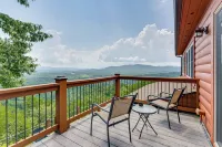 Mtn-View Cabin: Deck & Pets Welcome in Murphy - spa