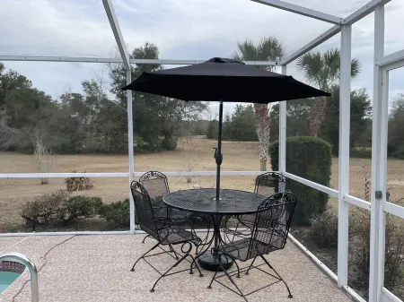 3/2 spacious house w/ screened in pool perfect for a BIG Family.getaway