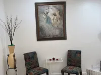 Beautiful oversized 2-bedroom house in Riverview near many points of interest. Hotels in Riverview