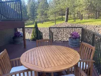 High-End Studio on Five Acre Estate with over 100 Five Star Reviews!
