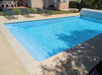 Quiet, spacious house, close to the station and amenities, 2 km from the beach