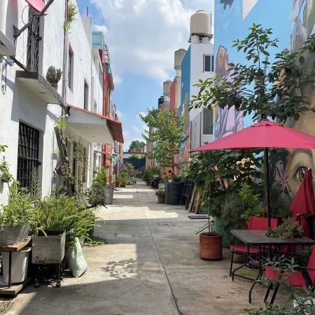 Sustainable 3 Bedroom Home - Casa Vecindad Murales