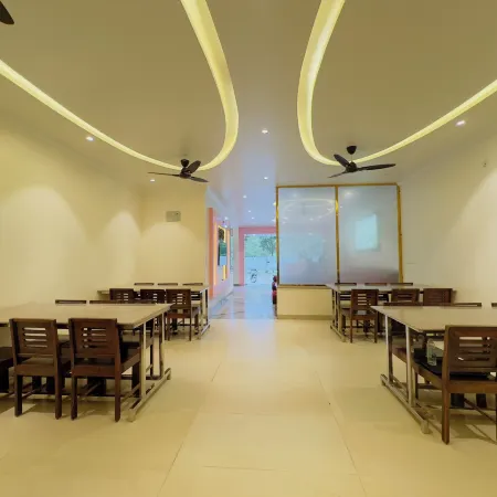 Hotel Jyotirlinga- One Way Drop to Mahakal Temple