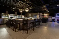 Travelodge by Wyndham Grande Prairie - bar
