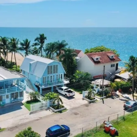 Adorable Beach House, Concha Azul in Sea Beach!