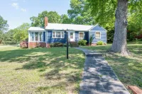 The Blue bungalow: 3-bedroom in Richmond