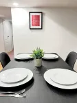 Modern Upper Beaches Home-2min from Subway Station Hotels in East York