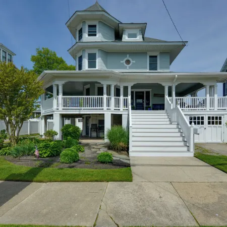 North Wildwood Home w/ Porch ~ 3 Blocks to Beach!
