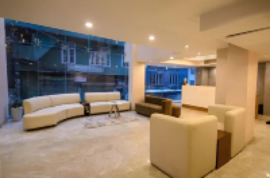 エメラルド ホテル アイザウルのホテル