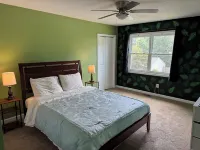 Prime Location!2-bedroom townhome in delightful Kennesaw minutes from KSU Hotels in Kennesaw