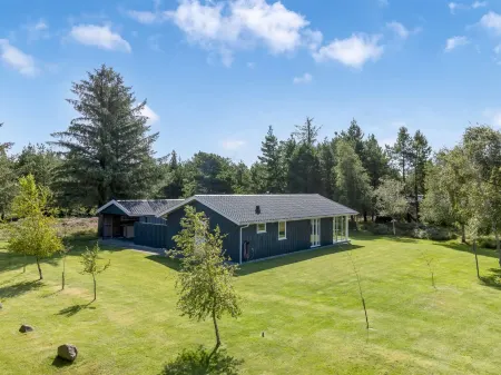 "Fiallar" - 3.2km from the sea