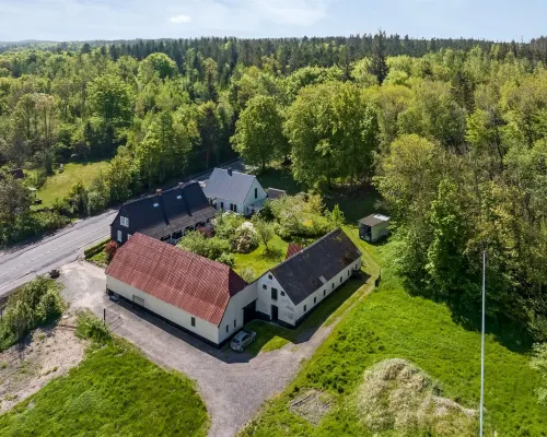 "Ejnarine" - 600m to the Fjord Hotels in Farsø