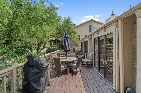 Lakeside condo Retreat in Horseshoe Bay