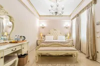 Elegance East Hotel Hotel a 