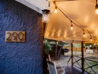 Updated cozy farmhouse Hotels in Richfield