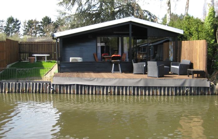 Modern Waterfront Chalet