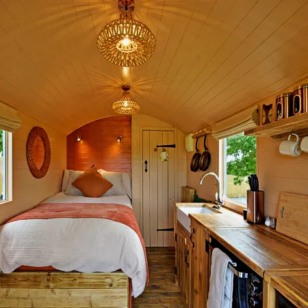 Shepherds Hut in Llŷn with Snowdonia Views