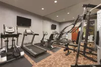 Best Western Plus Peppertree Inn at Omak - Gym