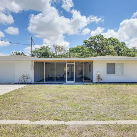Dog-Friendly Home w/ Patio & BBQ in Bradenton