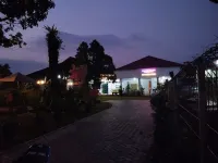 Rumah kenangan Harun Diana Hotels in Air Putih Lama