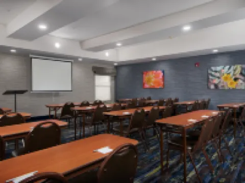 ハンプトン イン バイ ヒルトン イーグル パス イーグル・パスのホテル