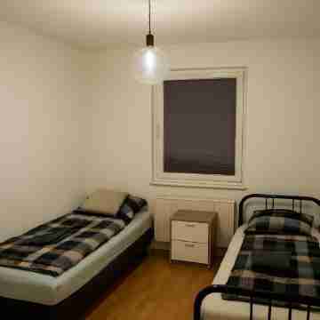 5 min to HANNOVER MESSE PRETTY 2 ROOM APARTMENT Rooms