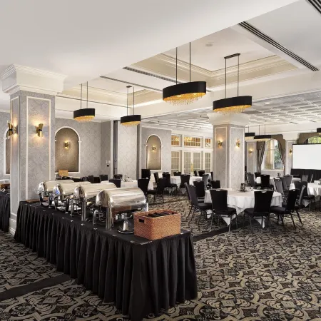 Hotel Grand Pacific