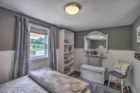 Damascus Cottage w/ Fire Pit - 1 Mi to Trails - parking