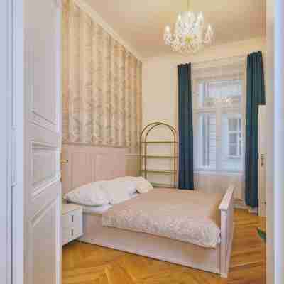 National Theatre Elegance Residence Rooms