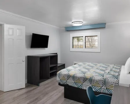 Travelodge by Wyndham Lemoore Near Naval Air Station Hotels in Lemoore