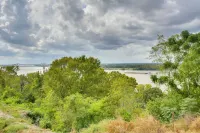 Charming Cottage w/ Mississippi River Views! - 3-Star