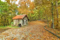Historic Cabin with Panoramic Kentucky Lake Views - Wifi