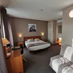 Logis Hotel le Cerf Hotels in Rogny