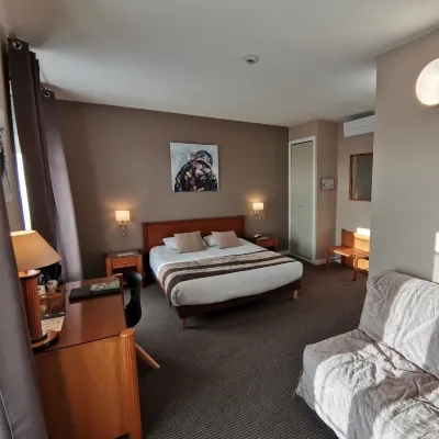 Logis Hotel le Cerf - 3 Yıldız