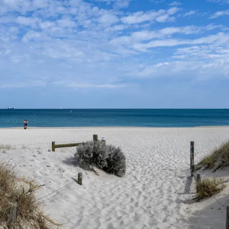 Bright Studio with Rooftop BBQ in Fremantle