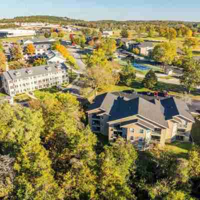 Peaceful 2BR Condo by Golf Course & Pools Hotel Exterior