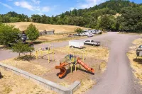 Mendocino Redwoods RV Resort Hotels in Willits