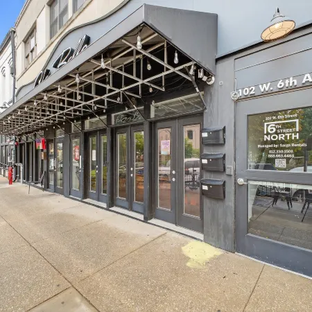 Stylish Downtown Unit With Historic Charm 2 Bedroom Apts