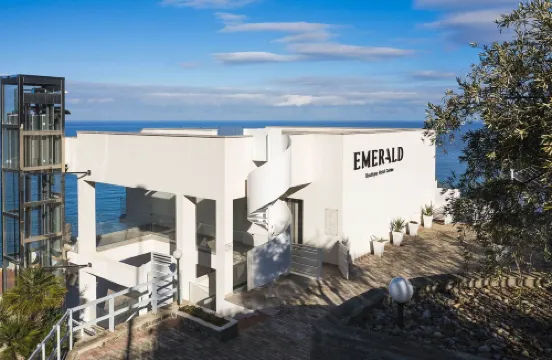 EMERALD HOTEL RESIDENCE