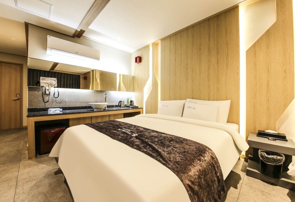 Yeoubi Hotel