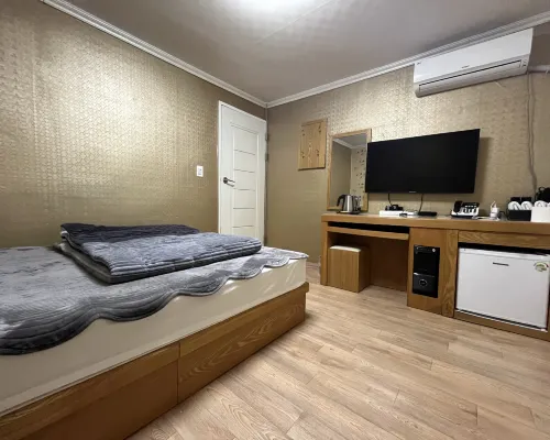 Cheorwon W Hoteles cerca de Templo de Buyeonsa