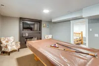 Deck w/ Hot Tub: Ashton 'Cozy Cub Cabin' - Wifi