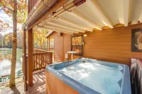 Hocking Hills Lake Gem w/ Hot Tub, Dock, 100 Acres - balcony