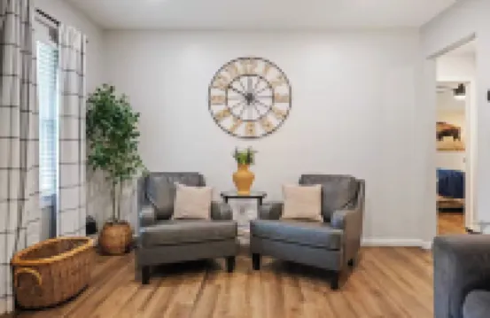 Family Friendly & Cheerful Blue Jay Ranch House close to KSU stadium